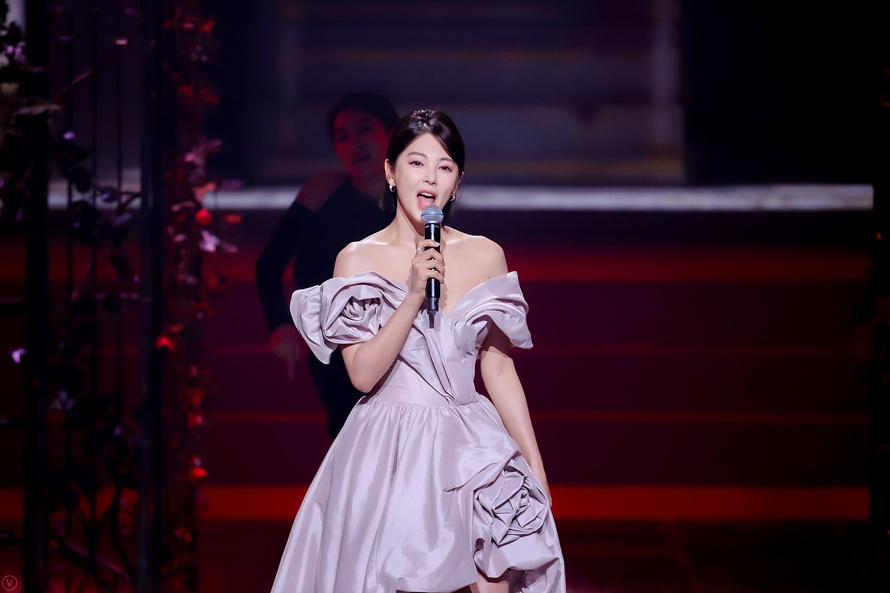 活动演唱会拍摄广告抖音快手摄影明星拍照直播会议摄影（图ZMjkwNjM4Njcy） - 人像摄影 - 站酷设计师零晨视觉摄影原创素材 - 站酷ZCOOL