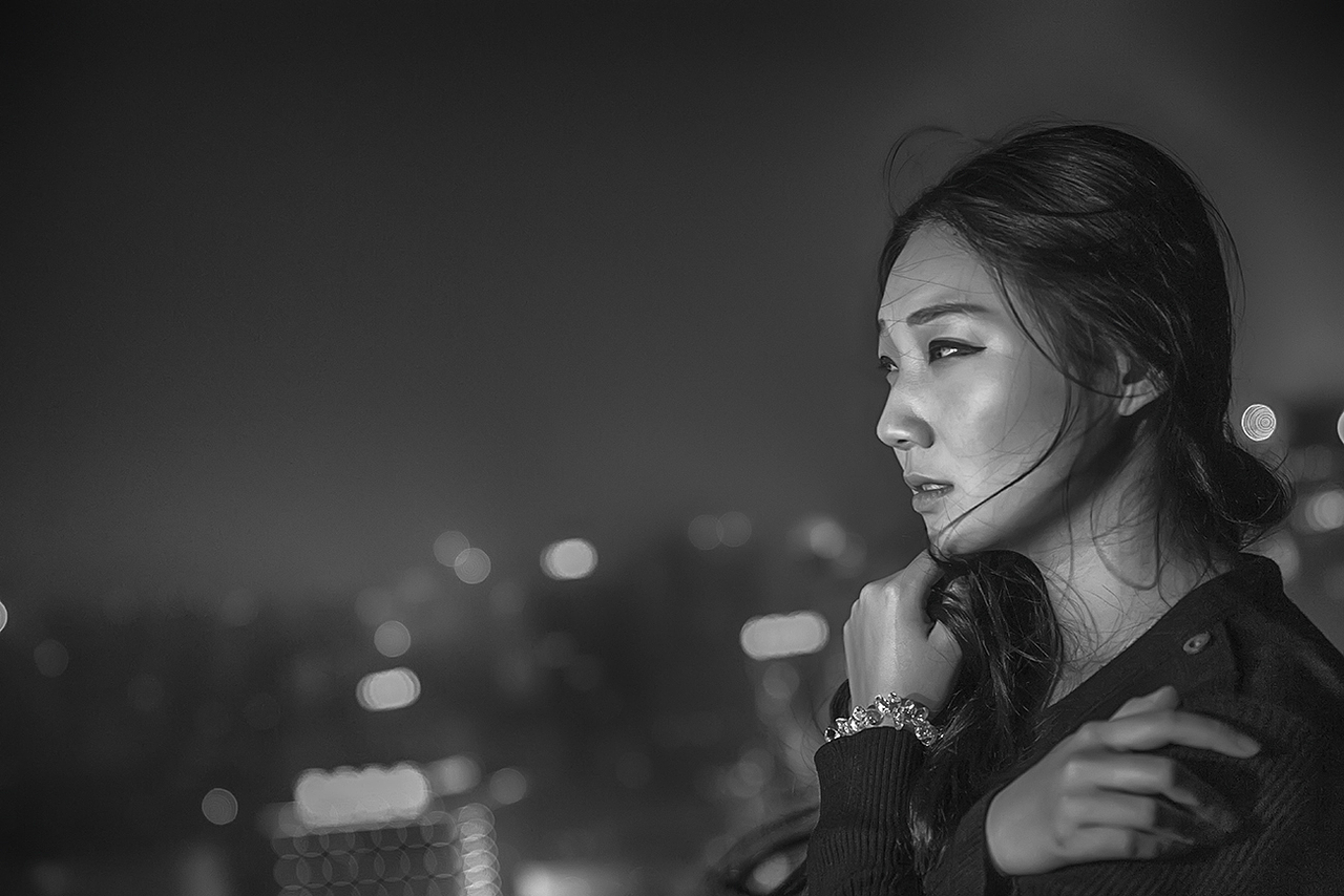 天台（老片新修）（图ZMTM2MjA4MzI=） - 人像摄影 - 站酷设计师_McJin原创素材 - 站酷ZCOOL