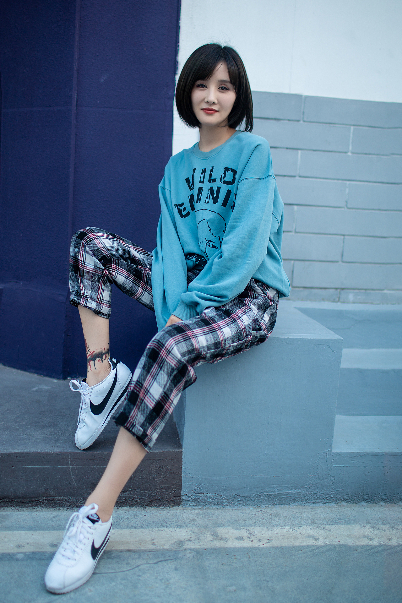 网拍模特卫衣拍摄