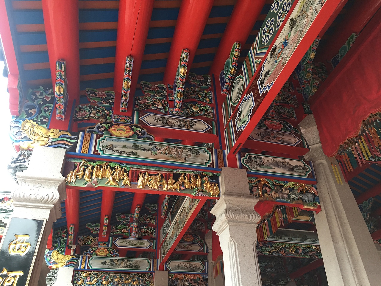 木雕彩画贴金箔