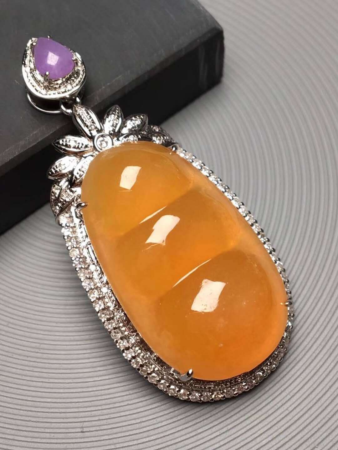 鸡油黄豆子翡翠——龙掌柜翡翠