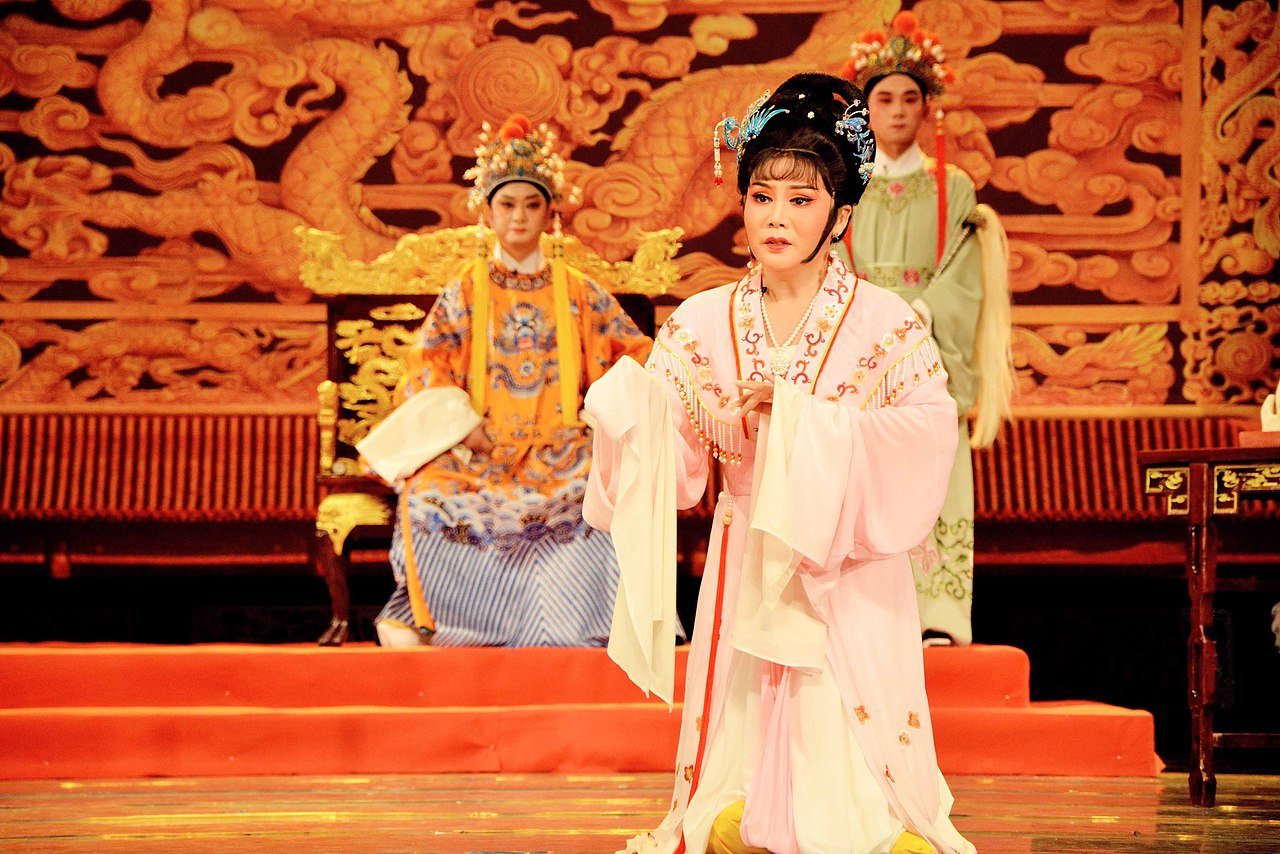 黄梅戏孟丽君舞台剧照
