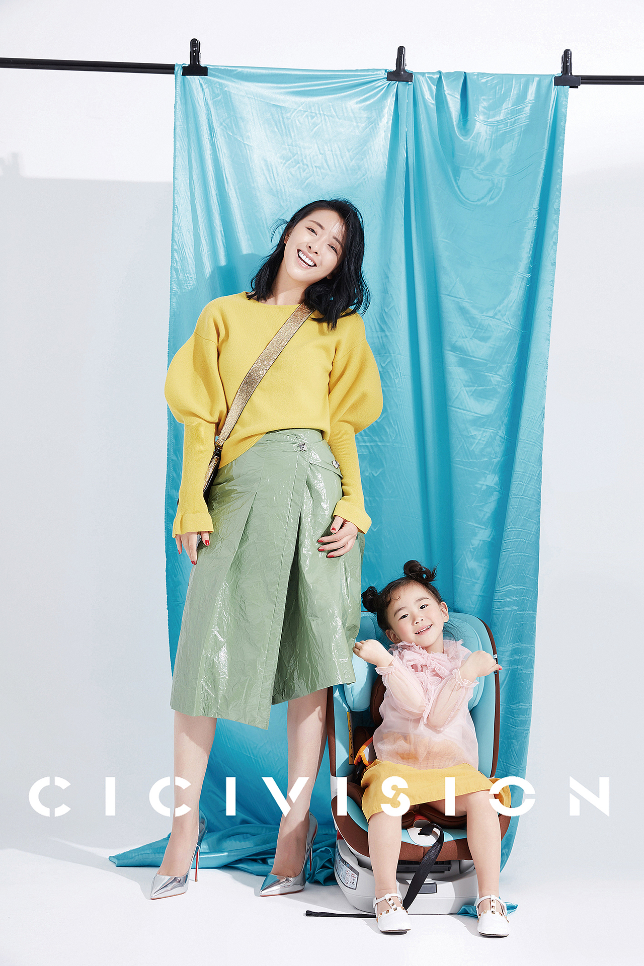 艺人:《黄小蕾》