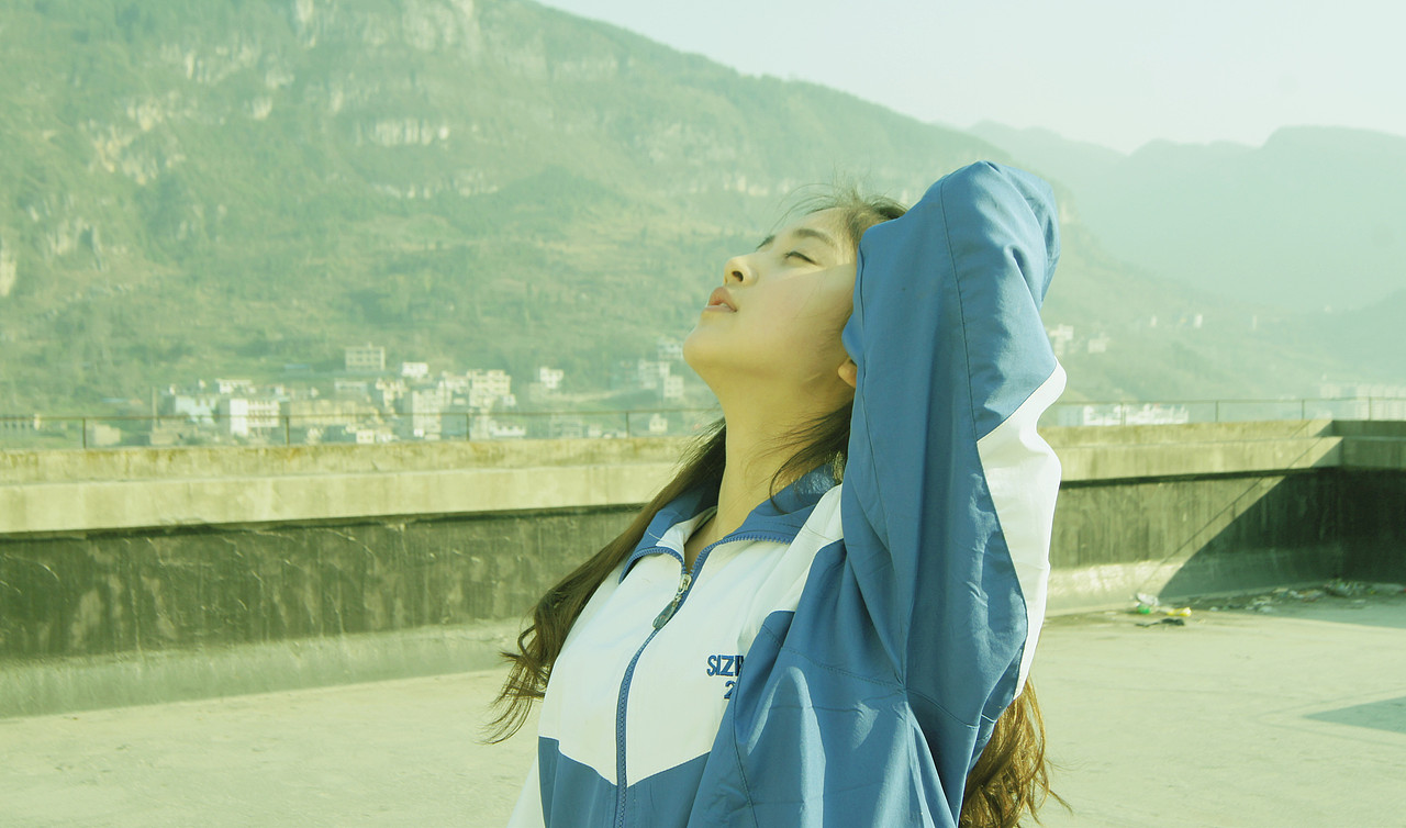 校服（图ZMTM4ODE1MjQ=） - 人像摄影 - 站酷设计师匿名的苹果原创素材 - 站酷ZCOOL