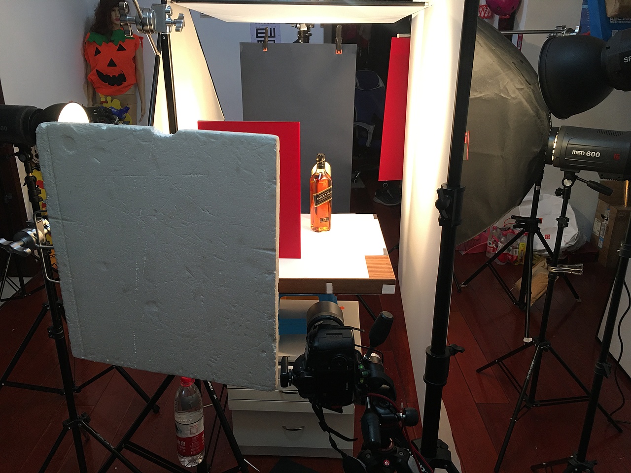 Johnnie Walker 威士忌（图ZMTg4MzQ0NjEy） - 产品摄影 - 站酷设计师庄浩然原创素材 - 站酷ZCOOL