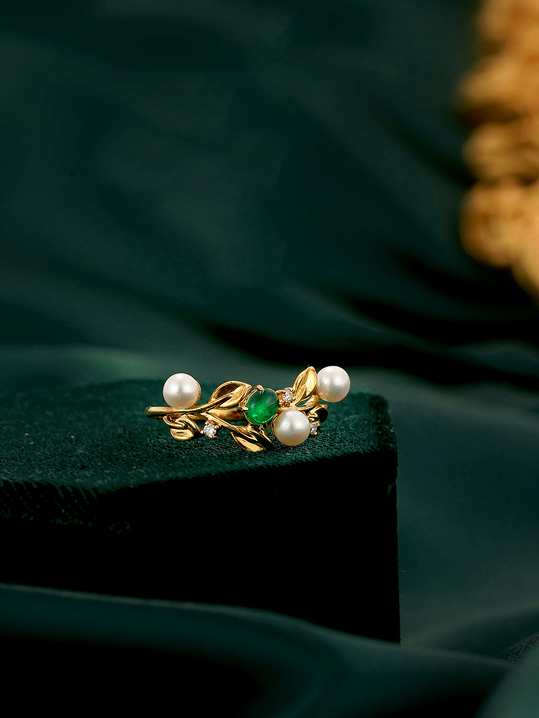 祖母绿戒指拍摄