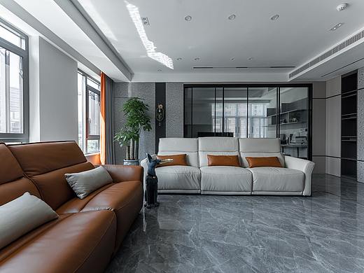 200㎡的现代轻奢——最好的生活