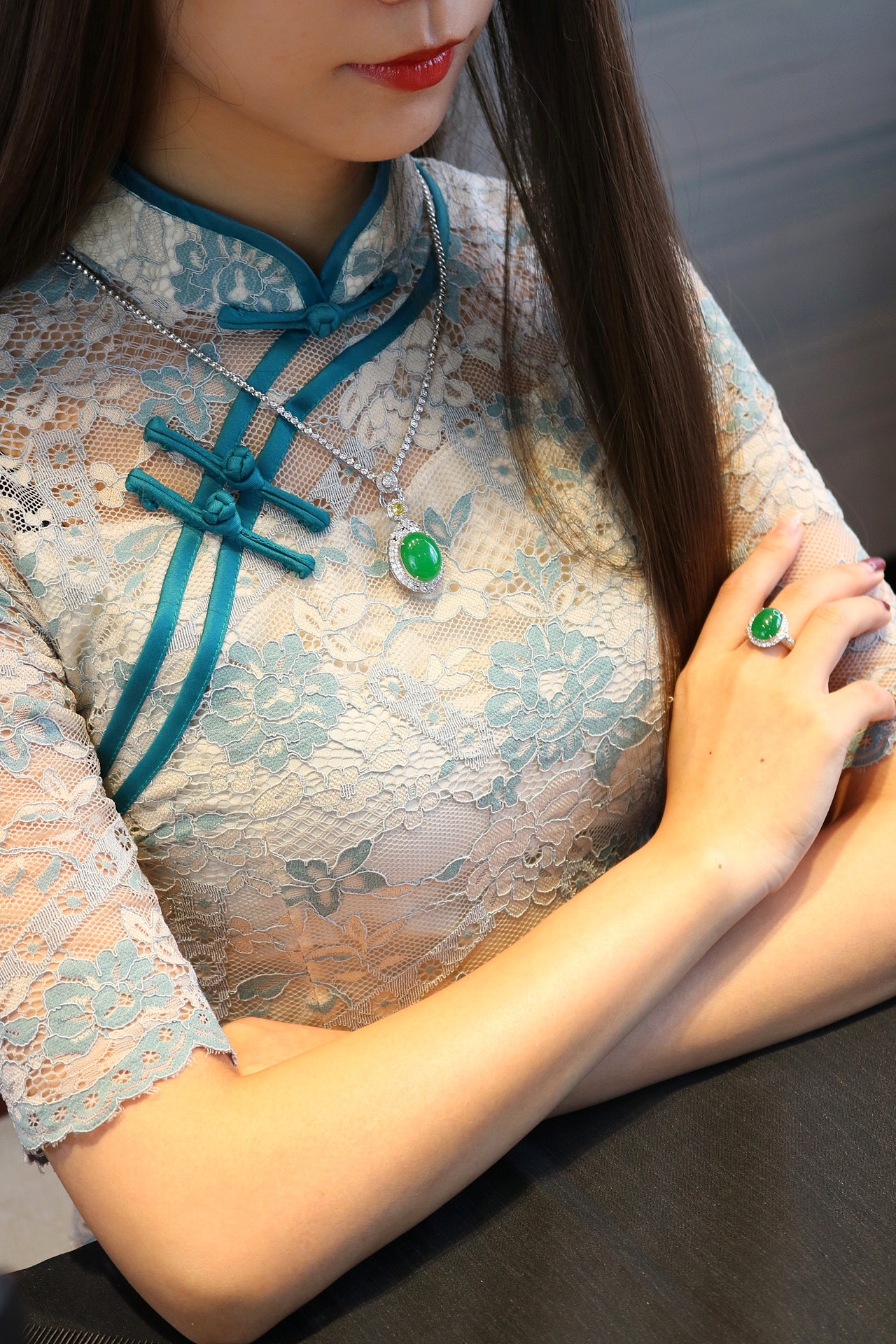 翡翠戒指展示摄影