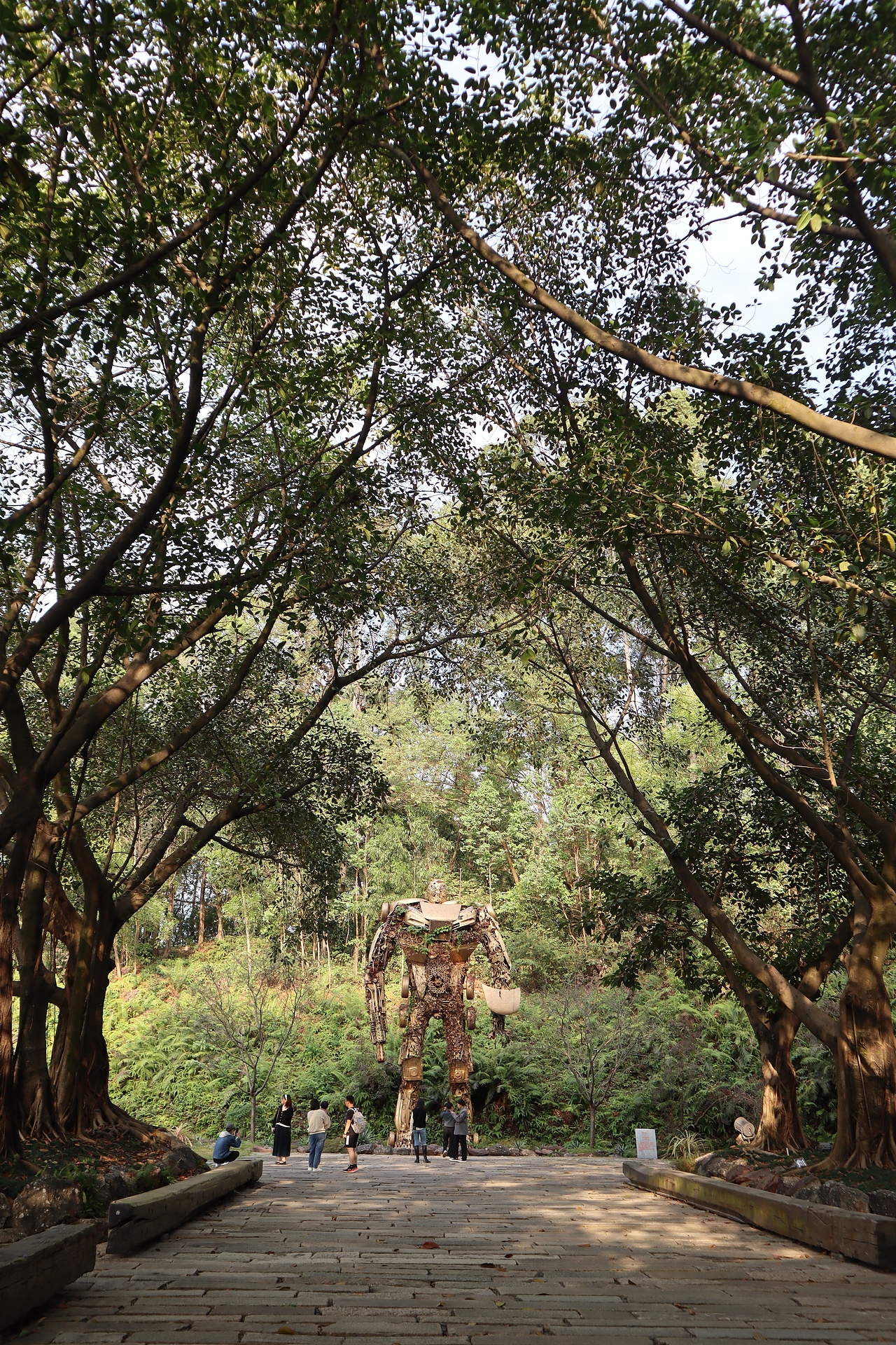 像天空之城守护巨人