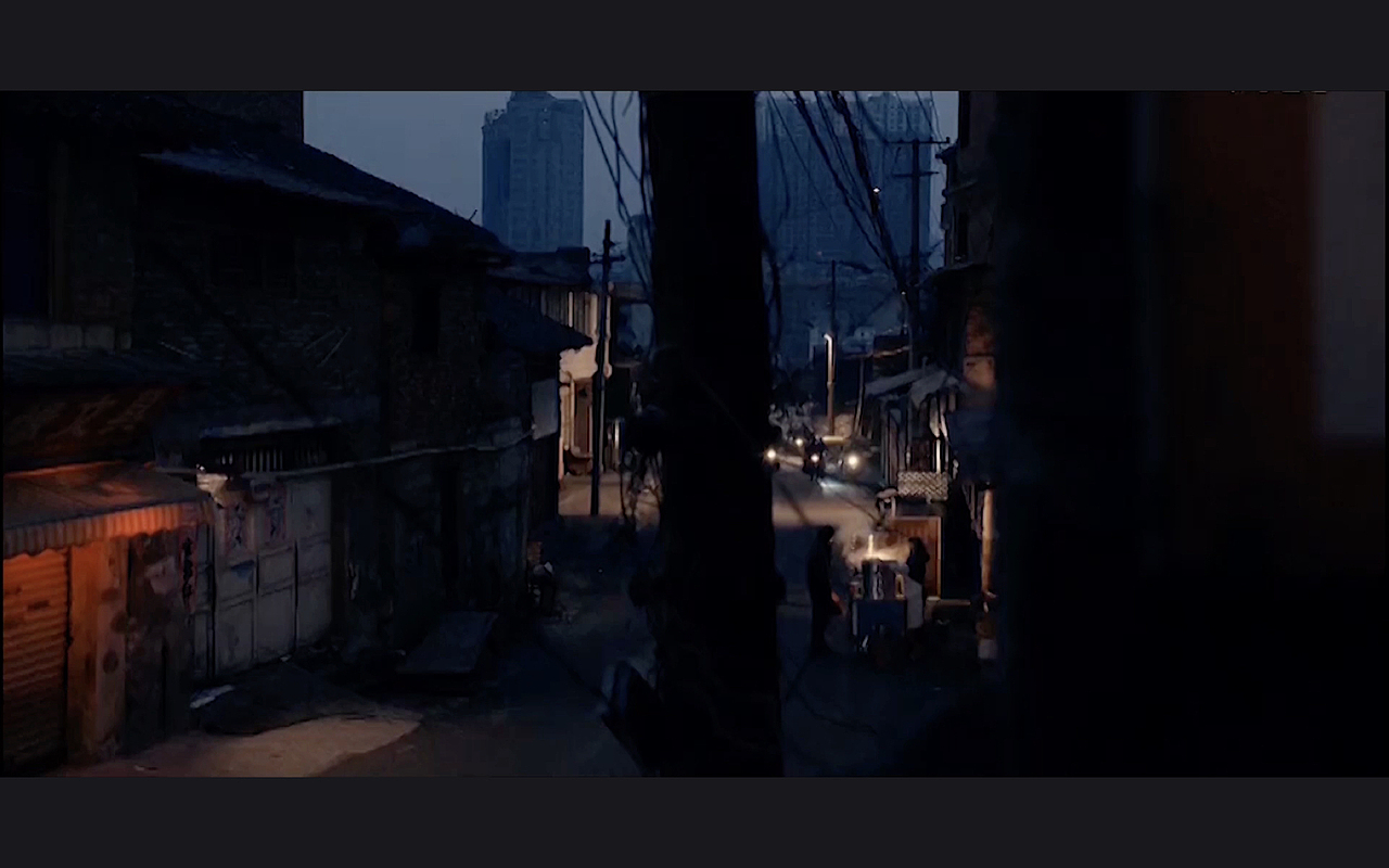 此处消费者洞察有一视频,在最后方显示