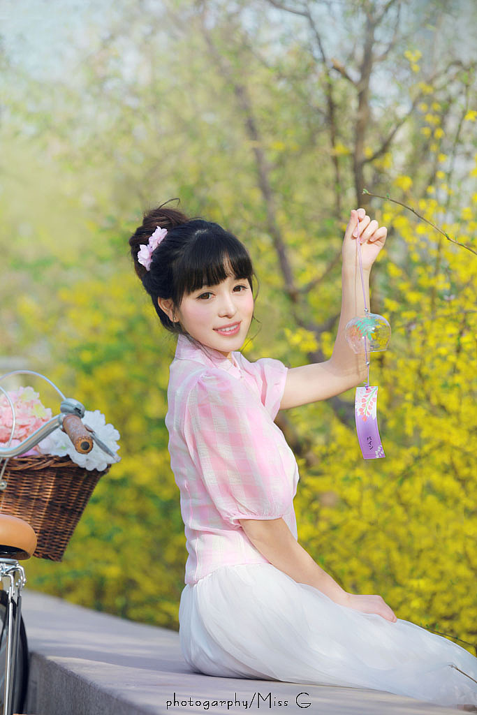 听，风铃声...（图ZMTU1MjAzMzY=） - 人像摄影 - 站酷设计师摄影师蝈蝈小姐原创素材 - 站酷ZCOOL