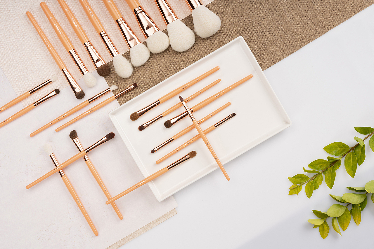 化妆刷（图ZMTc5NTE3OTU2） - 产品摄影 - 站酷设计师姚曳86原创素材 - 站酷ZCOOL