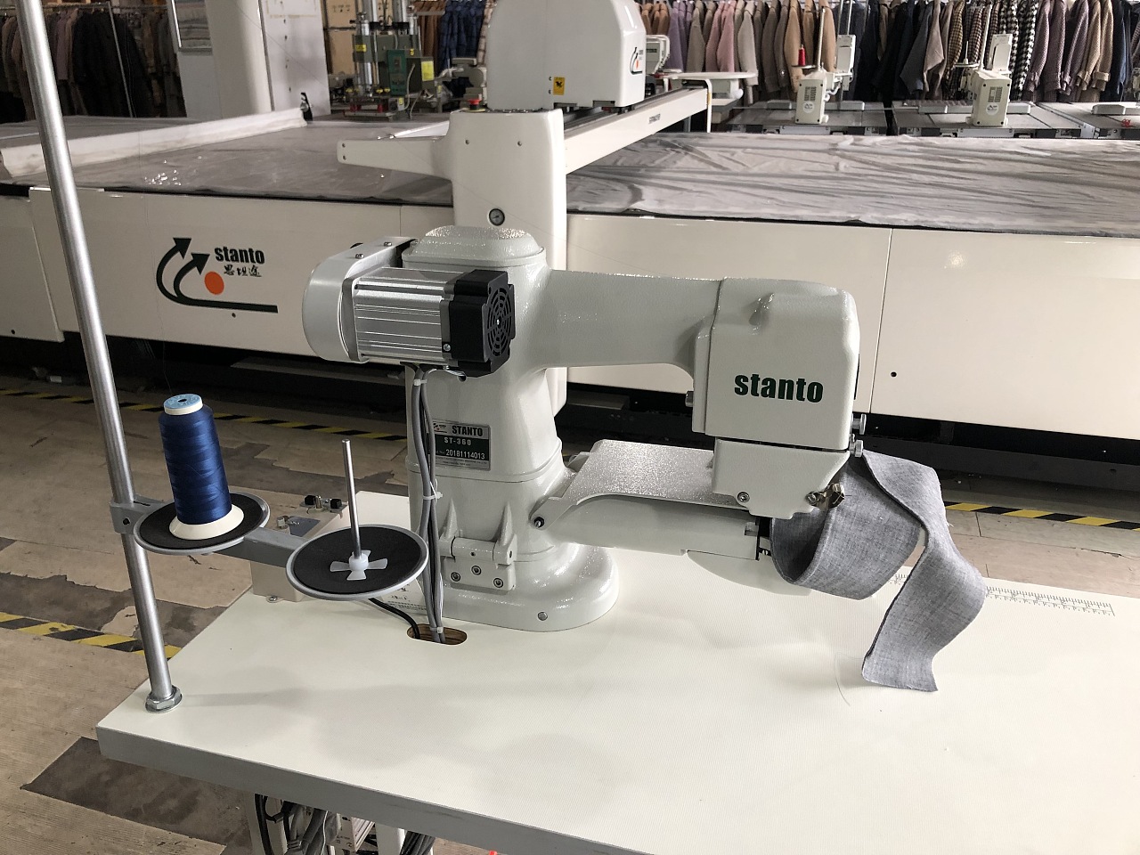 羊绒大衣撬边机仿手工暗缝机