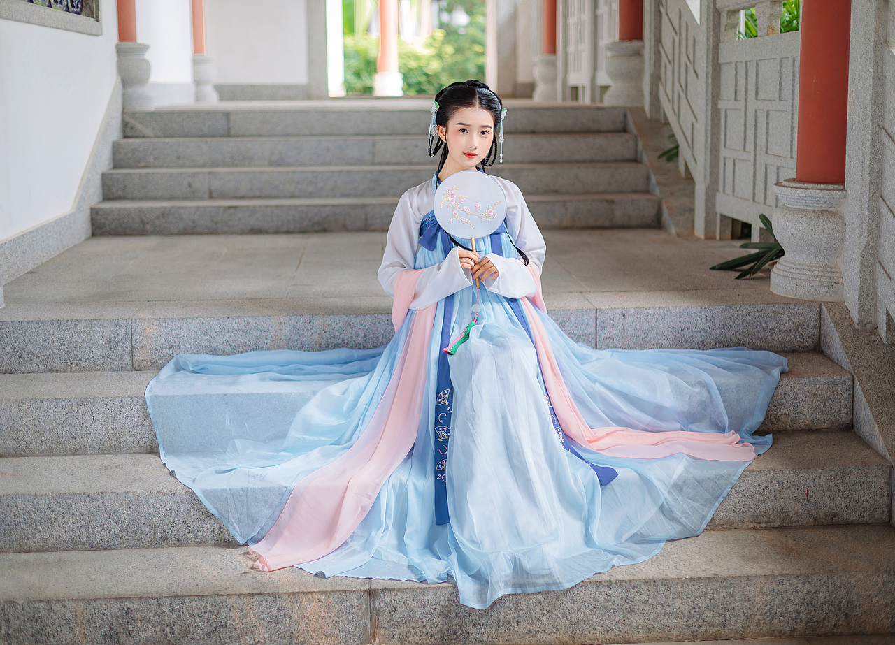 【汉服】汉裳芳华-清平调 齐胸襦裙（图ZMTE3MDY5MTA0） - 人像摄影 - 站酷设计师小肥熙熙爸爸原创素材 - 站酷ZCOOL