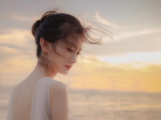 海边栖息的美人鱼