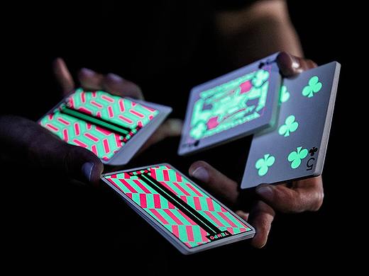 Tempo 荧光花切扑克纸牌系列设计