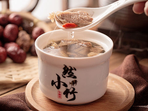 牛肉汤菜品拍摄，传统中华美食