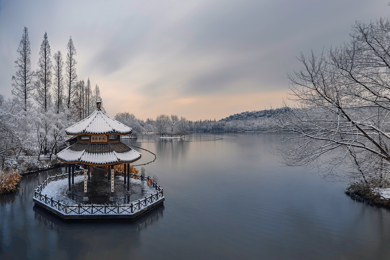 看看古意浓浓的杭州茅家埠雪景吧!