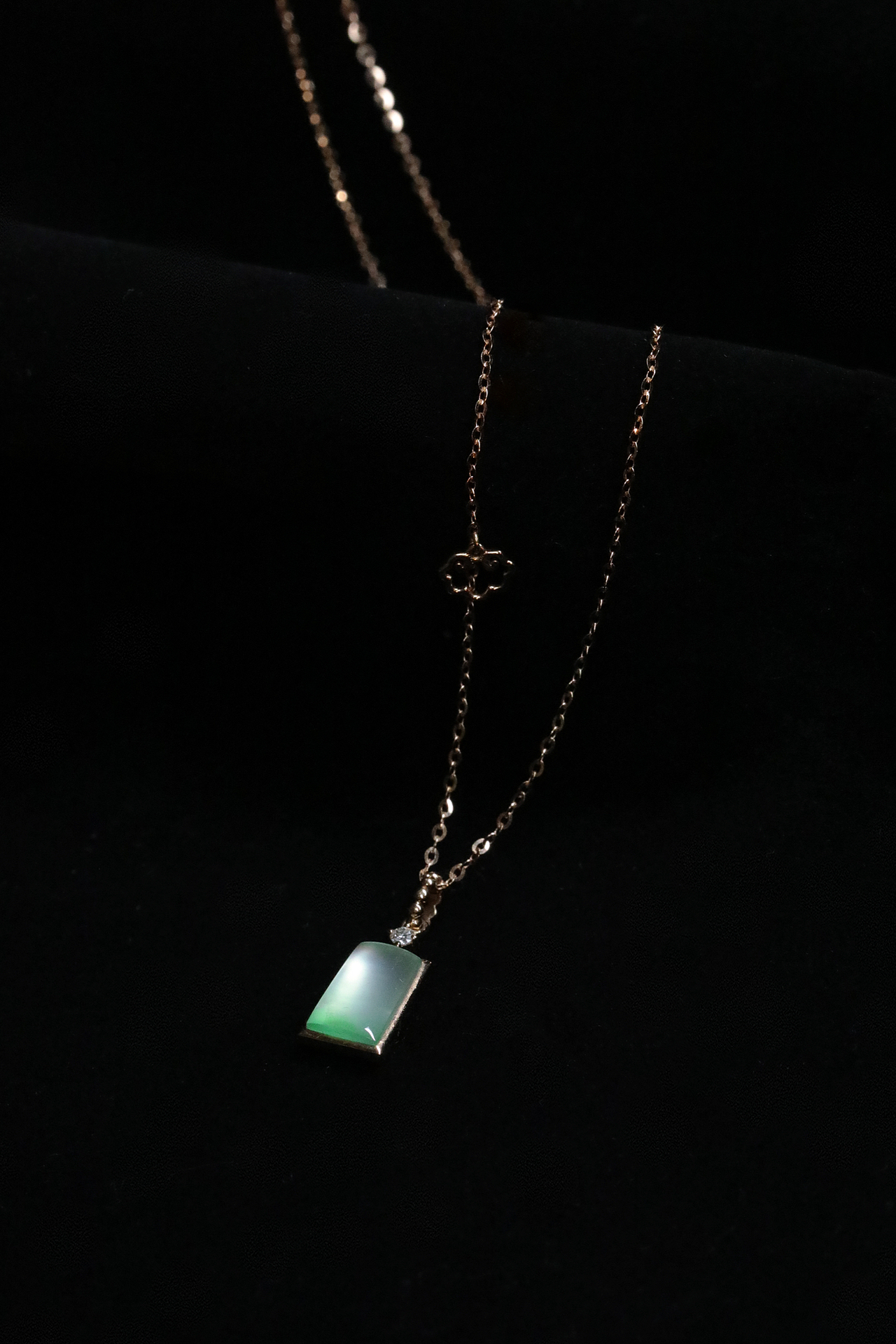 简镶款翡翠锁骨链来啦~❤️