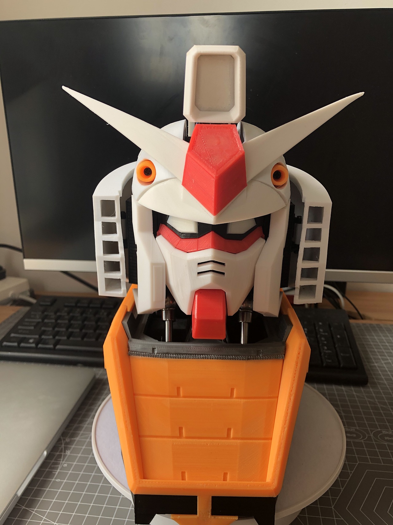 3D打印1:15元祖高達(dá)頭像(含內(nèi)構(gòu))（圖ZMjA5MDk3NTA4） - 玩具 - 站酷設(shè)計(jì)師黑胡子原創(chuàng)素材 - 站酷ZCOOL