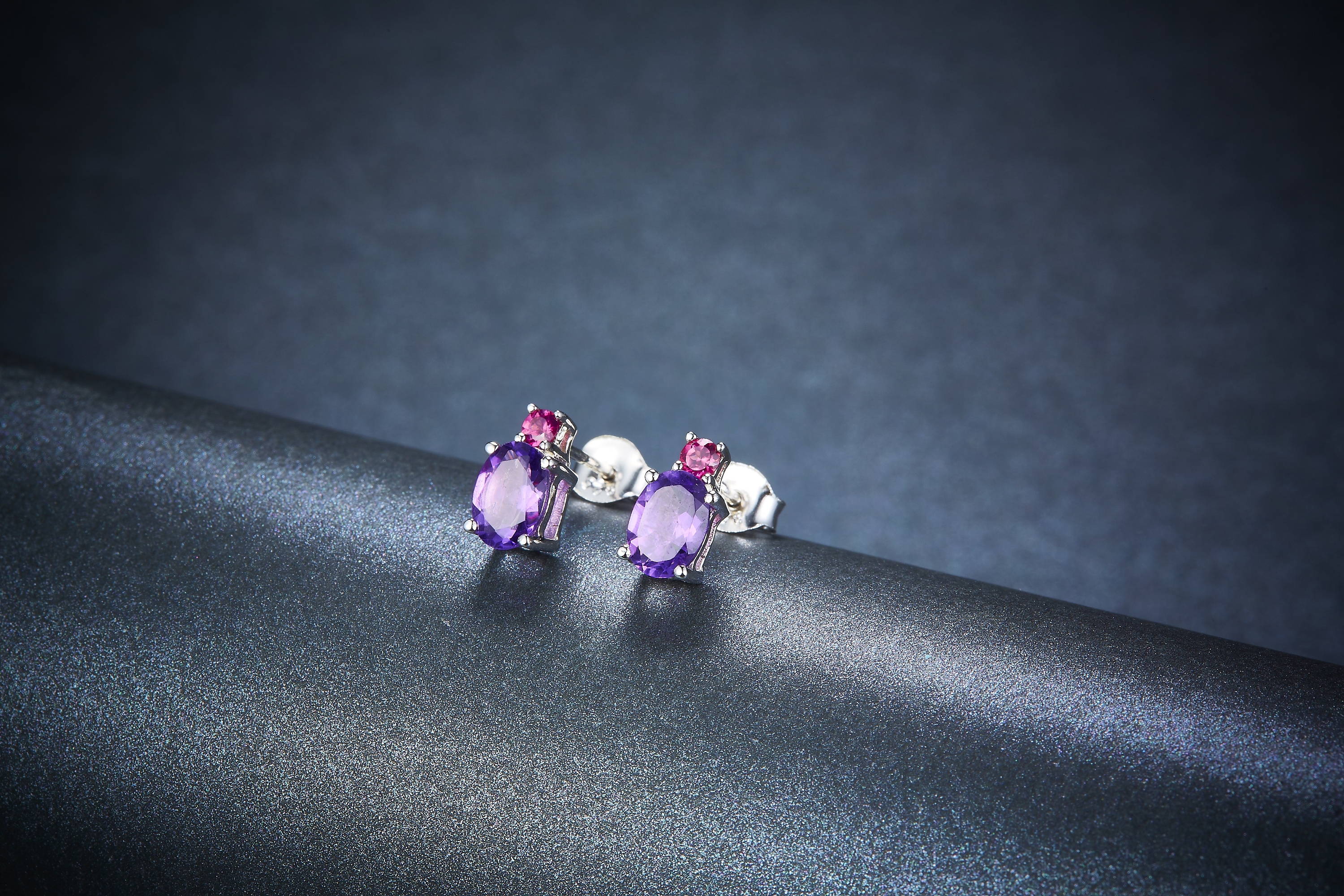 珠宝摄影～创意布光珠宝场景图蓝色背景场景图