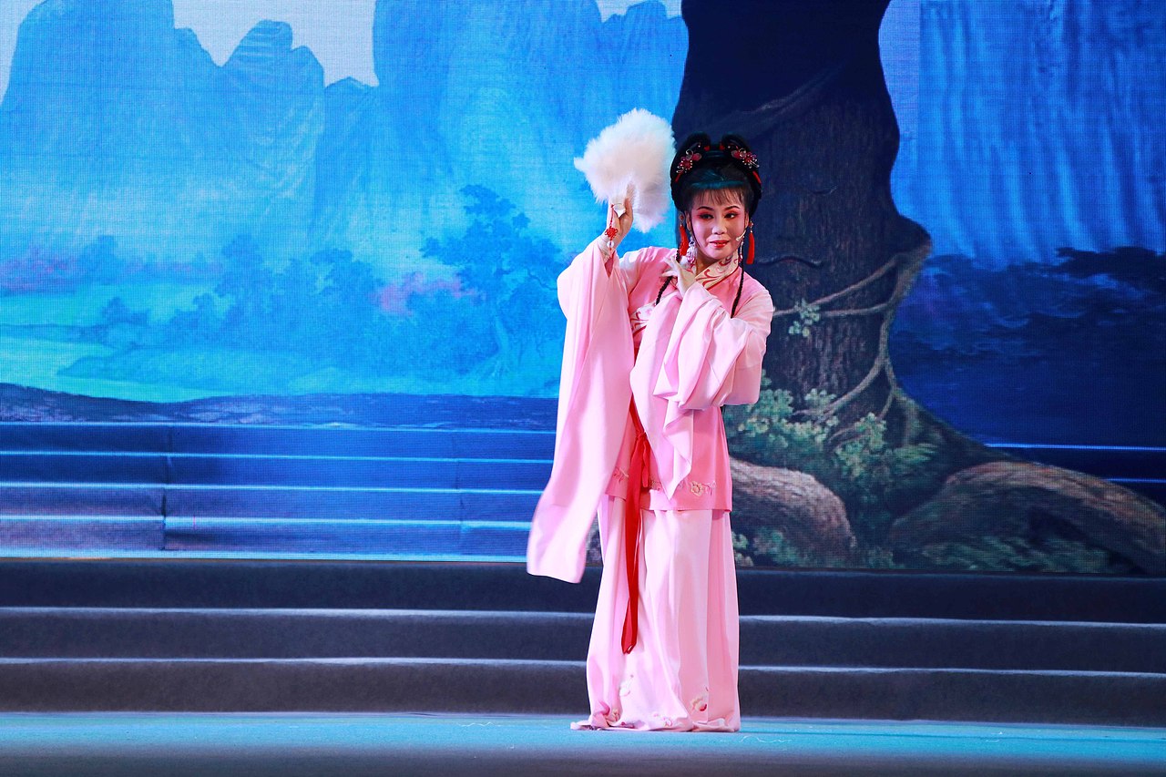 黄梅戏《天仙配》舞台剧照