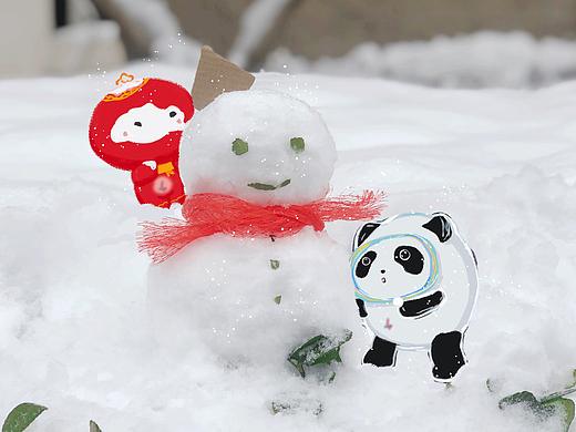 冰墩墩雪容融一起堆雪人
