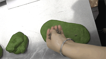 抹茶软欧的制作教程烘焙小教程（图ZMTE5NDY2OTk2） - 短片 - 站酷设计师芒果树原创素材 - 站酷ZCOOL