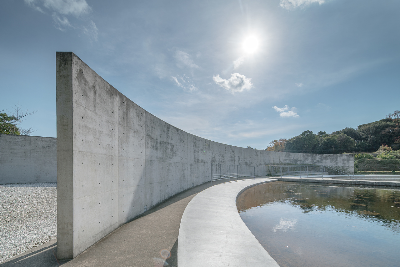 大阪水御堂 ——安藤忠雄