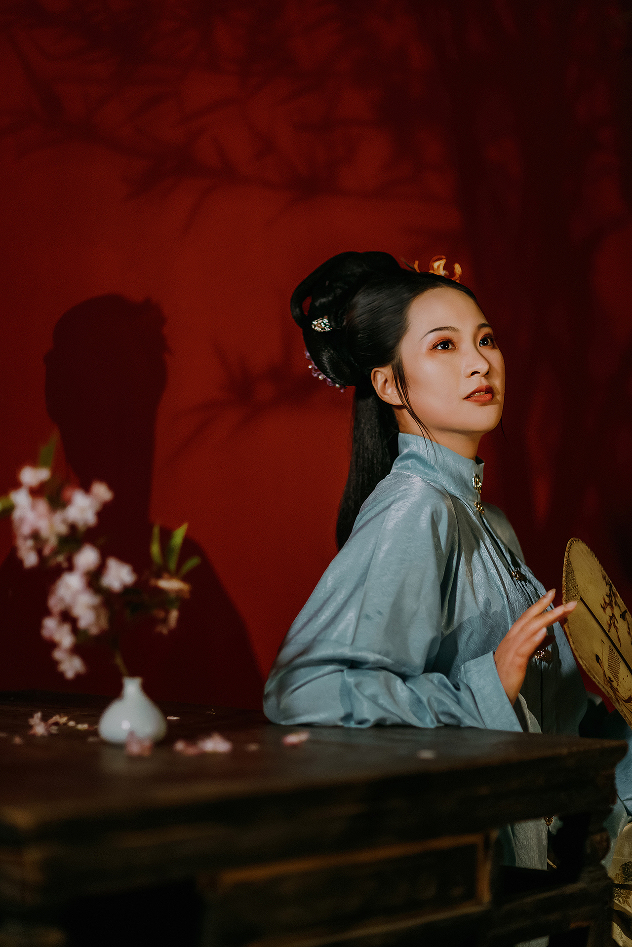 月隐竹林红墙晚（图ZMjAzMTA5MjAw） - 人像摄影 - 站酷设计师摄影师不可说原创素材 - 站酷ZCOOL