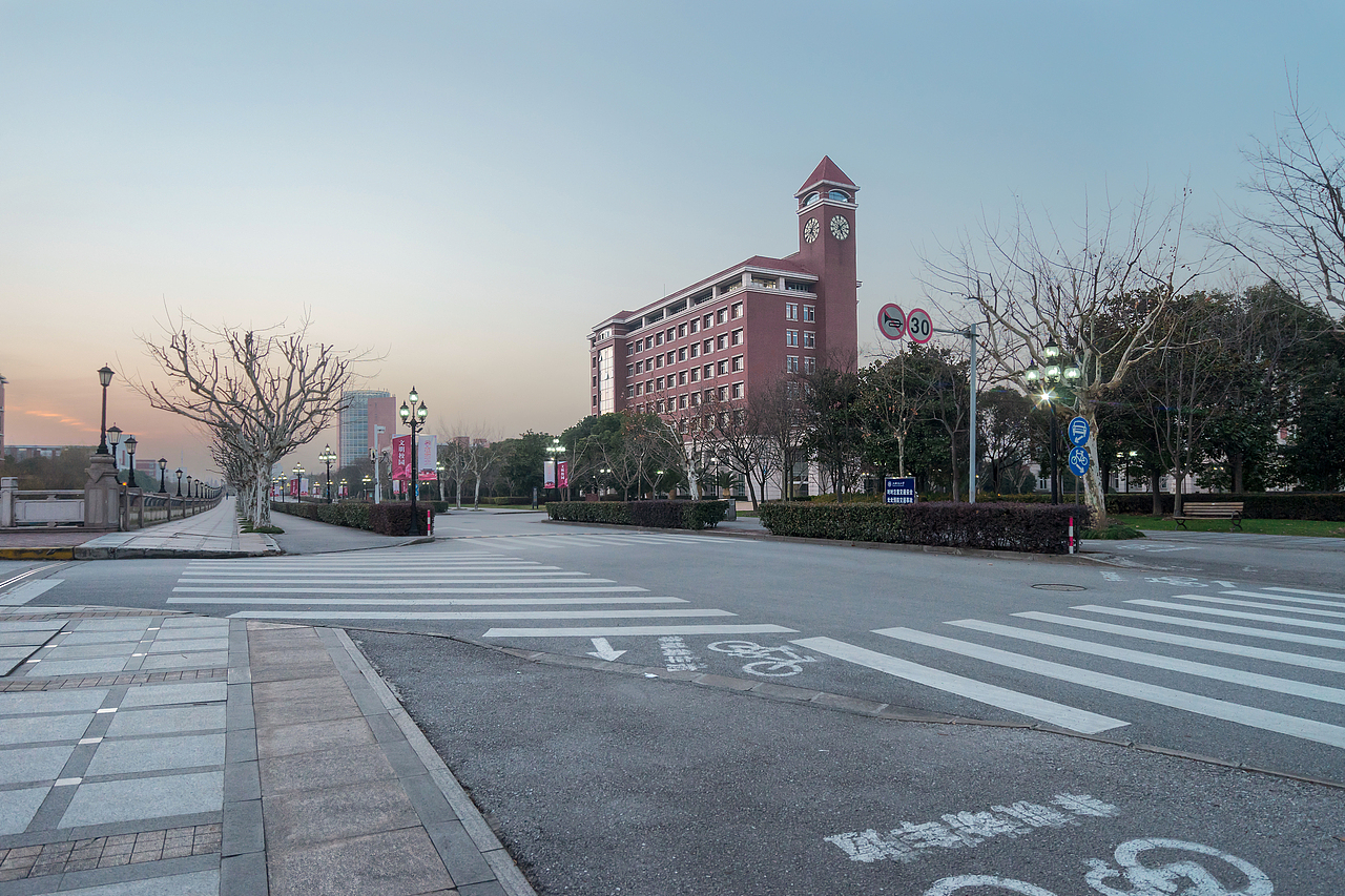 上海交大行政楼摄影（图ZMTA0NTExNDg0） - 环境/建筑摄影 - 站酷设计师By瑞德原创素材 - 站酷ZCOOL