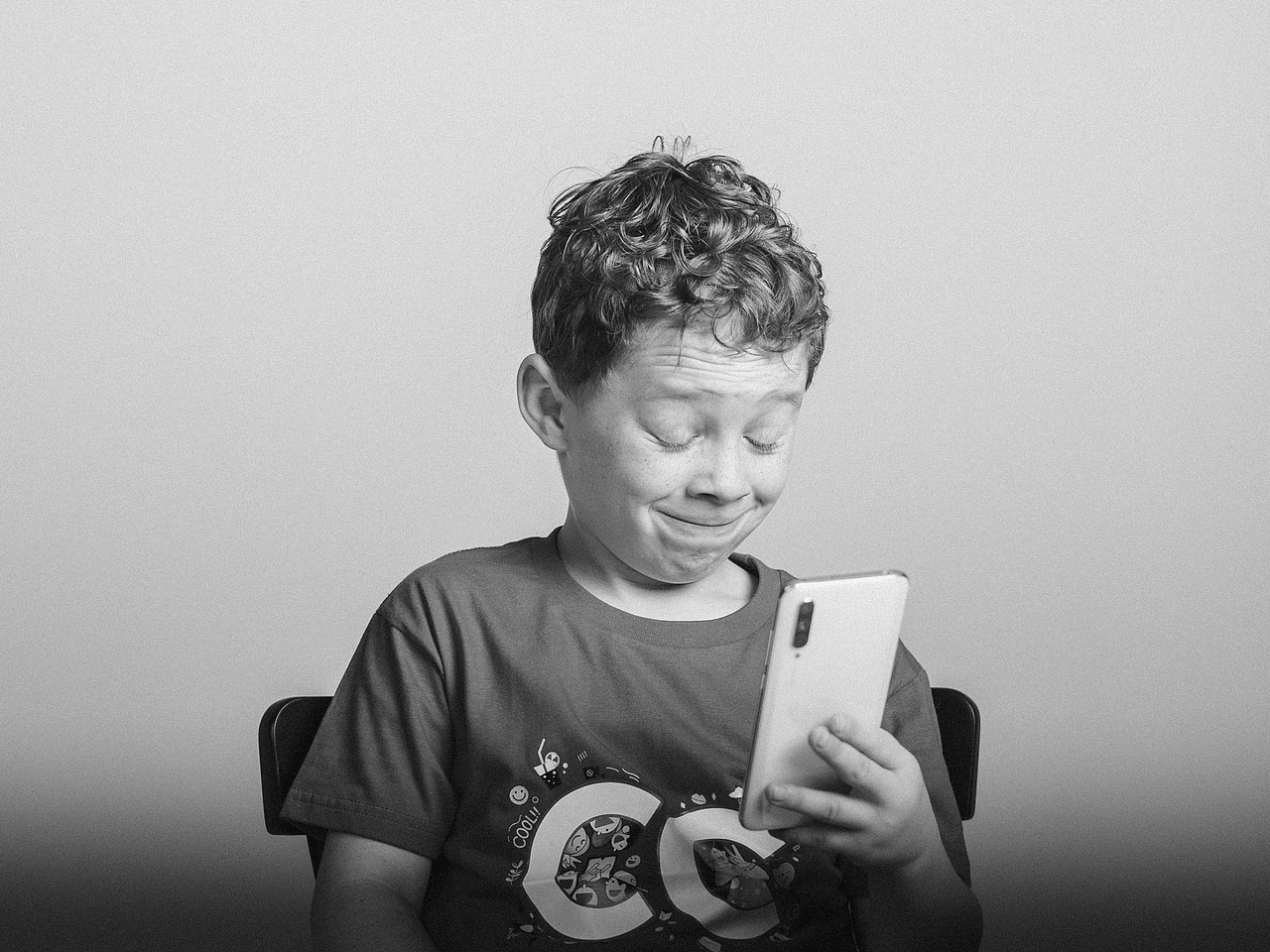 假笑男孩 Gavin Thomas（图ZMjMwNTAxMjg0） - 海报 - 站酷设计师YmLens原创素材 - 站酷ZCOOL