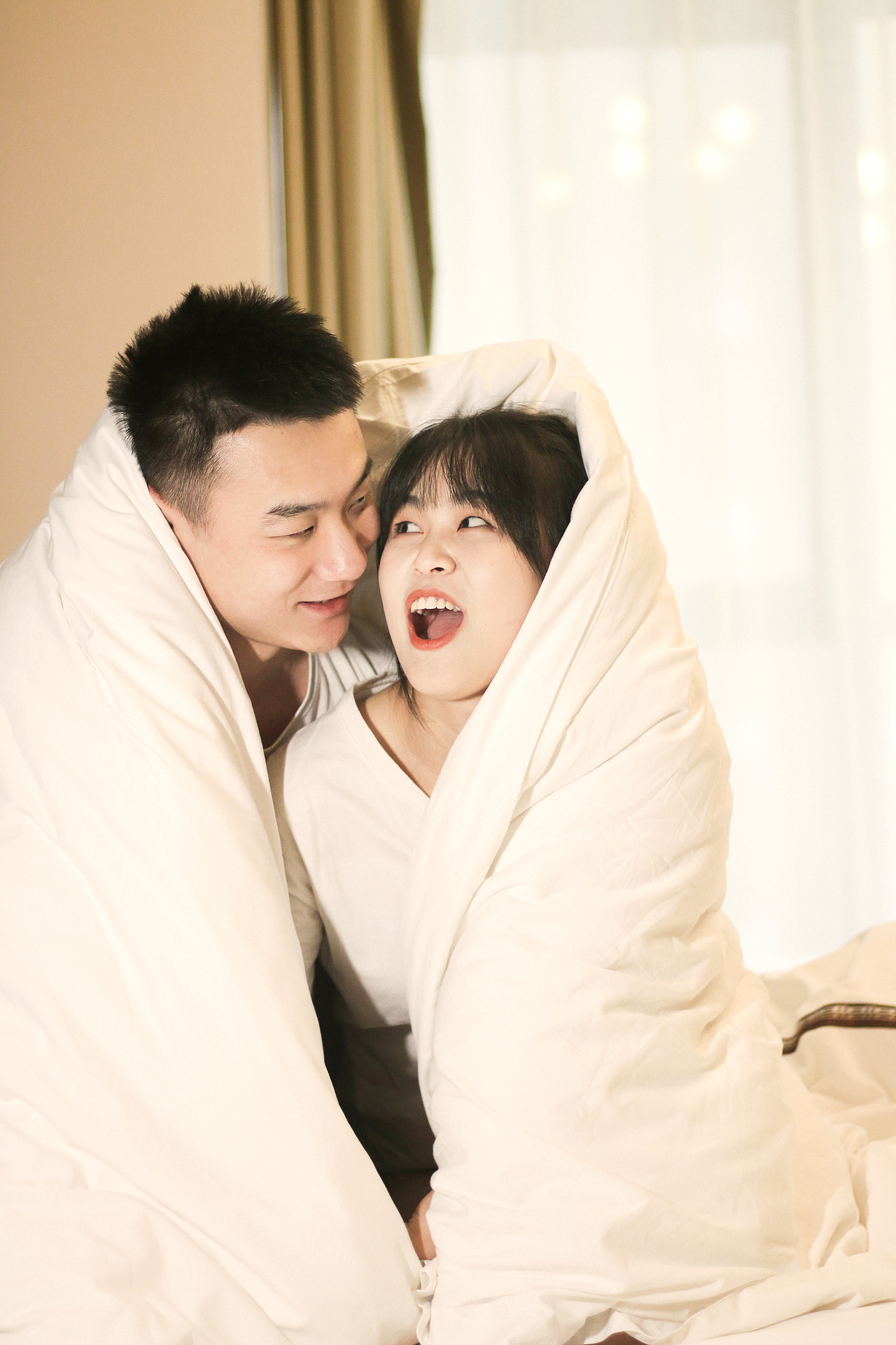 情侣写真|你在左边 我紧靠右（图ZMjQxOTgzMDI4） - 人像摄影 - 站酷设计师馒馒NoOne原创素材 - 站酷ZCOOL