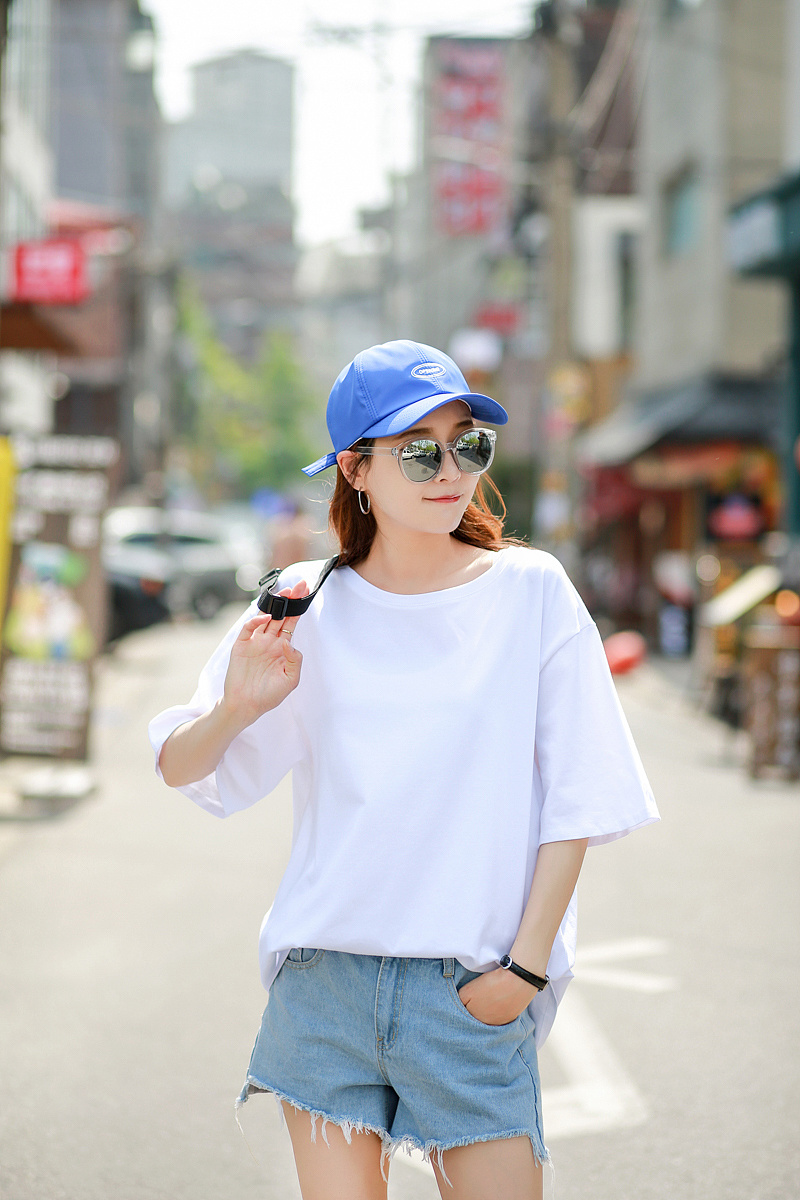 t恤模特外景拍摄