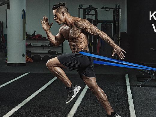 健身用品/拉力帶| 模特?cái)z影精修-KAMEN VISOION（個(gè)人主頁(yè)-ZNDk0ODczMjA=） - 產(chǎn)品攝影 - 站酷設(shè)計(jì)師咔門(mén)攝影原創(chuàng)素材 - 站酷ZCOOL