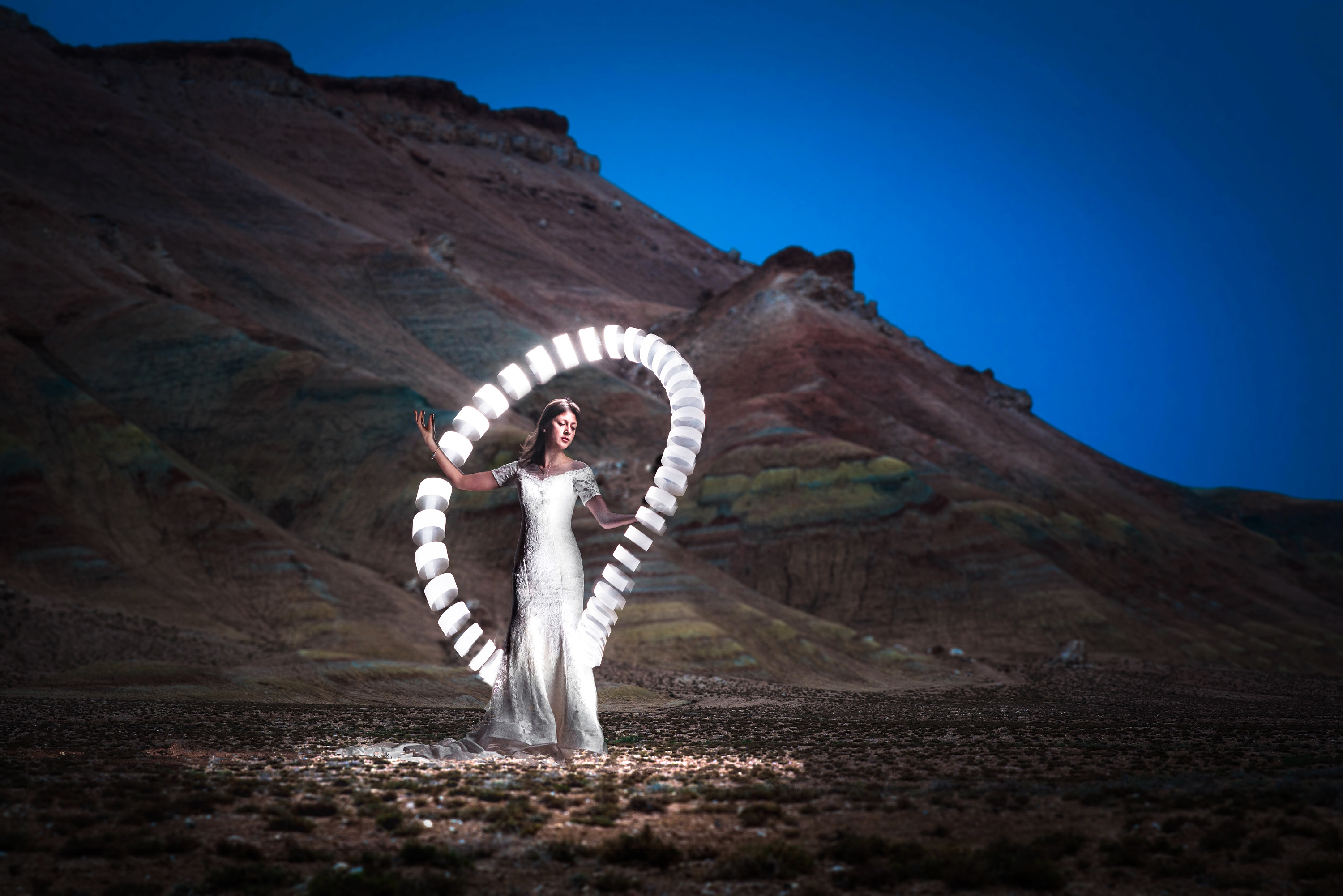 沙漠光绘人像|摄影|人像摄影|fotogeeker - 原创作品 - 站酷 (zcool)