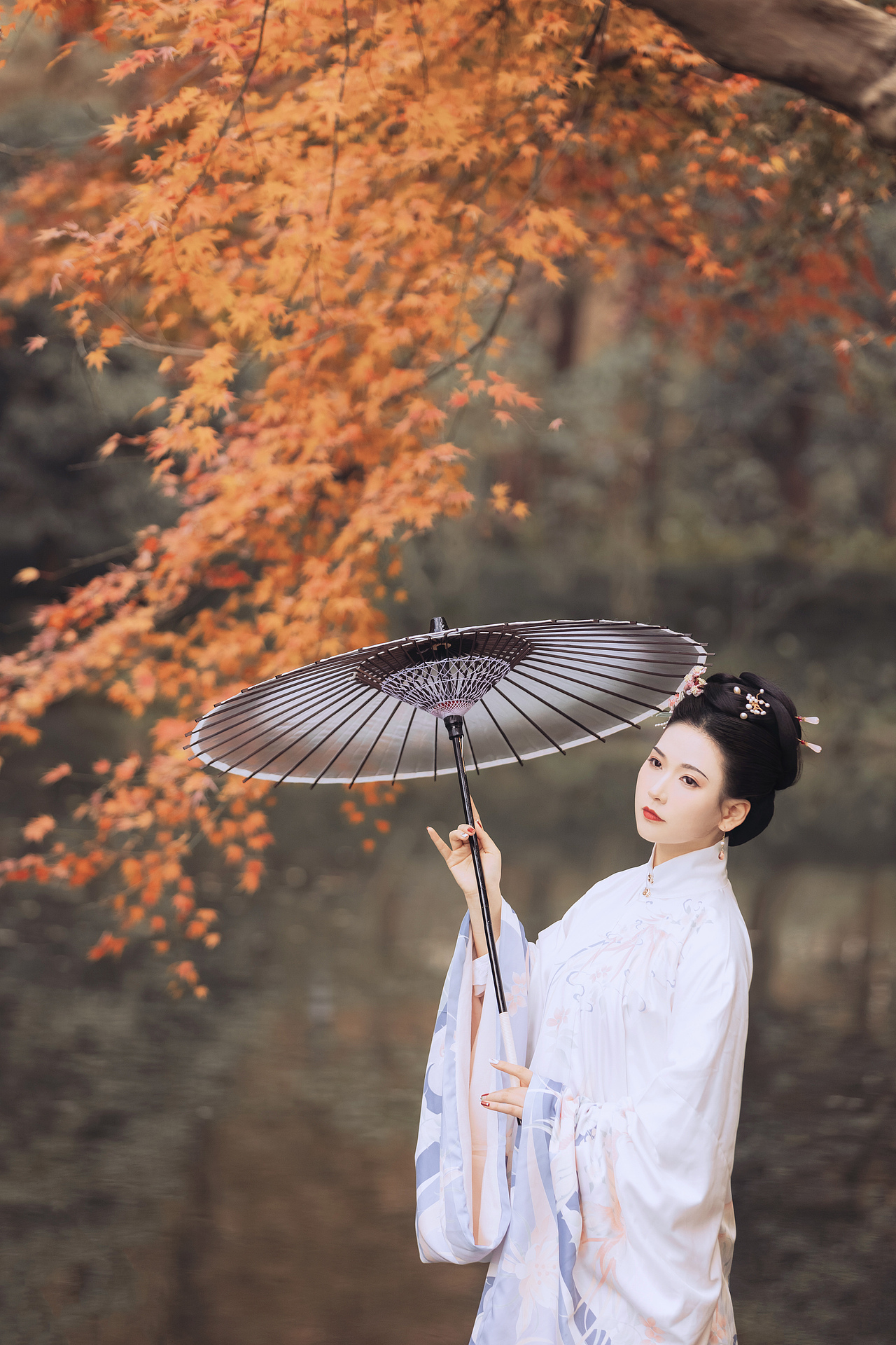 临江秋枫（图ZMjgzMzQ5MDAw） - 人像摄影 - 站酷设计师若寒Rock原创素材 - 站酷ZCOOL