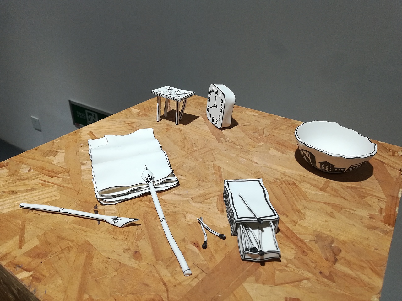 安徽工业大学作品展|手工艺|工艺品设计|刚下飞机的小猪_原创作品