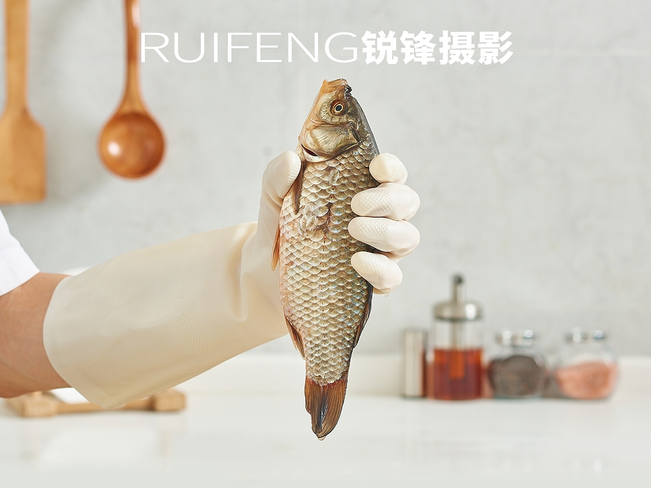 武汉电商摄影|厨房防水手套拍摄|摄影|RUIFENG锐锋摄影（图ZMjExNTMxNzQ4） - 产品摄影 - 站酷设计师锐锋摄影RUIFENG原创素材 - 站酷ZCOOL