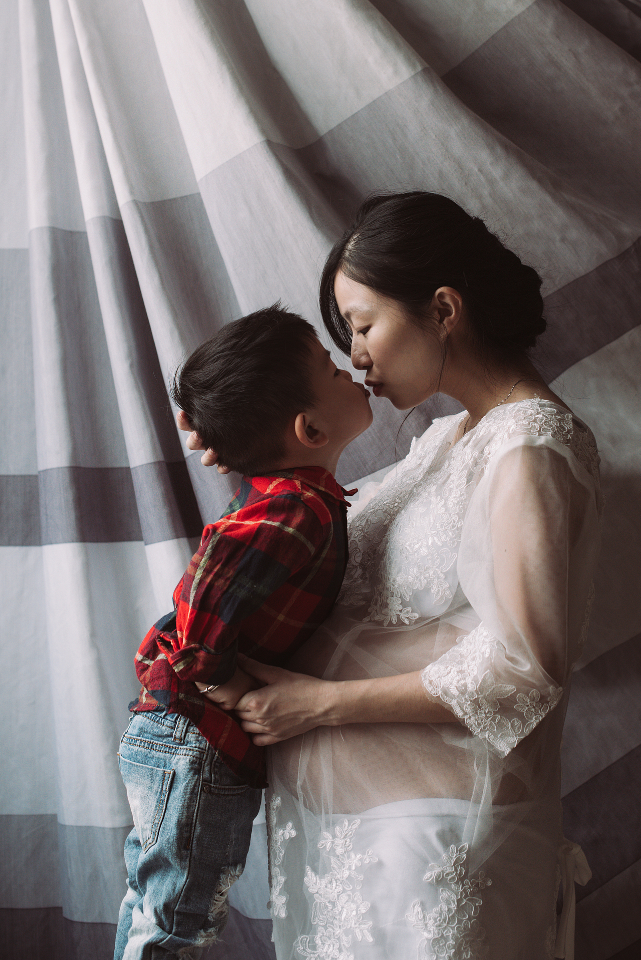 麻麻，肚子里的是妹妹还是弟弟呢 - 孕妇拍摄