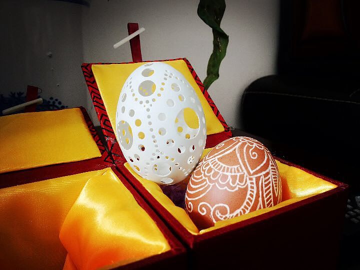 蛋雕两枚（图ZMjQ4OTA2NzI=） - 雕塑 - 站酷设计师北辰远原创素材 - 站酷ZCOOL