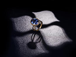 <b class='hightlight'>戒指</b>