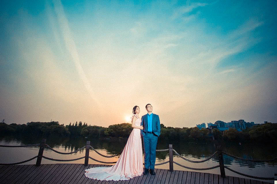 这个是给我朋友调的婚纱照 用的LR