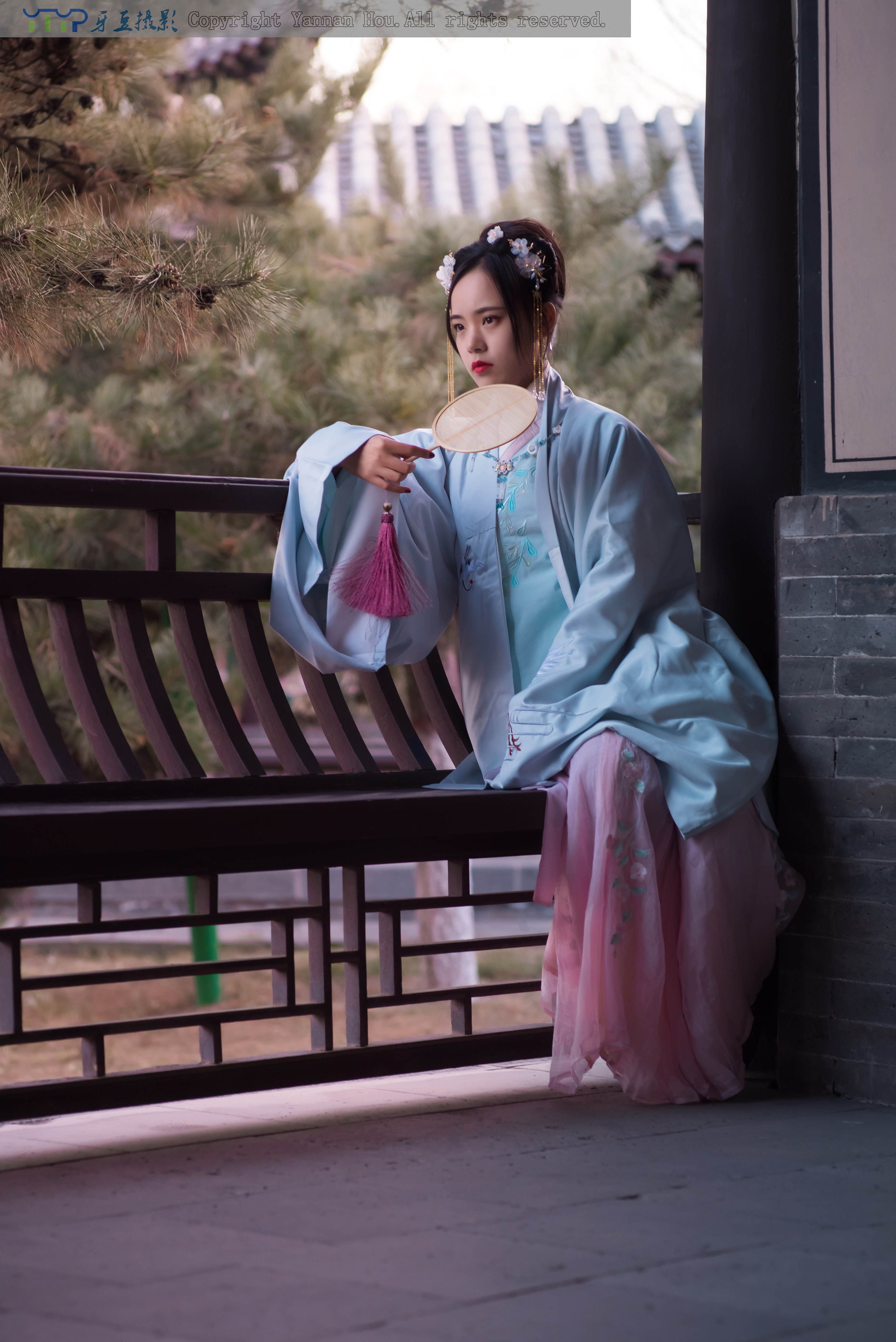 偶拍古装风姑娘