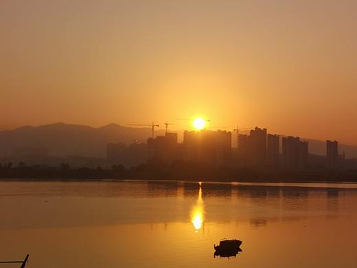 江景夕阳