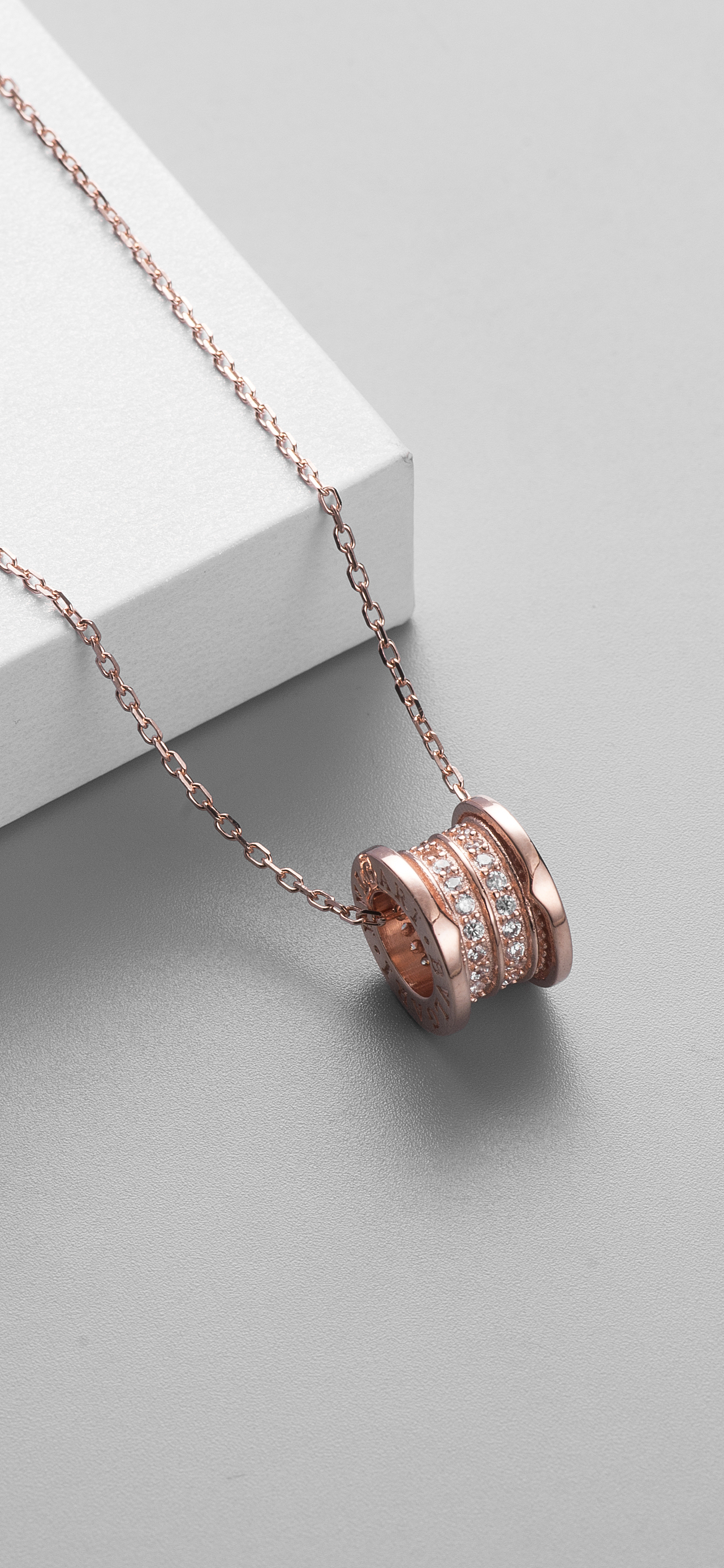 吊坠拍摄（图ZMTczNjU2ODQ4） - 产品摄影 - 站酷设计师卡卡LIC原创素材 - 站酷ZCOOL