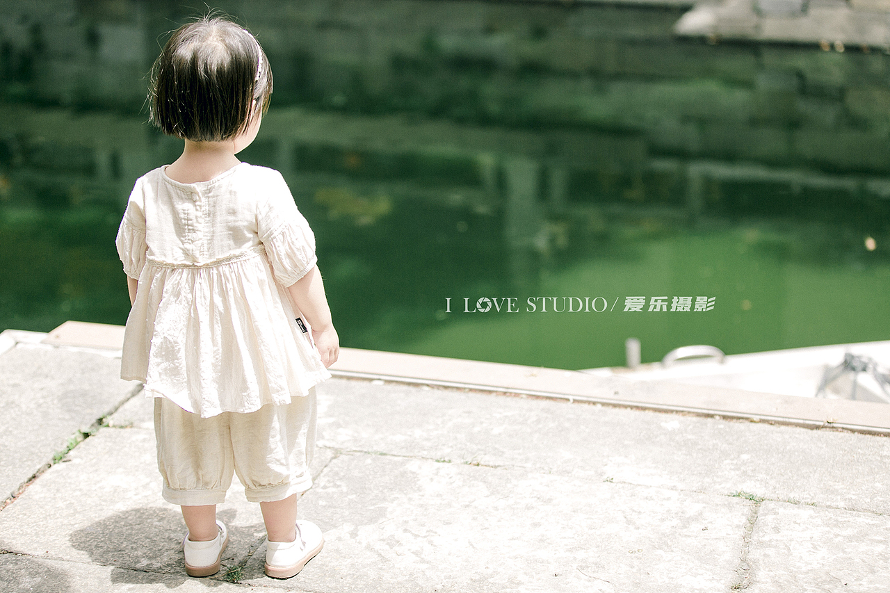 爱乐摄影原创作品——《童年》