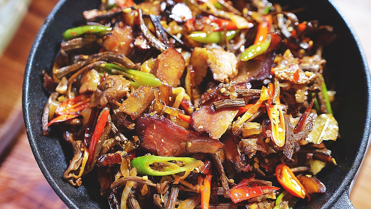 干锅腊肉茶树菇 | 味蕾时光（图ZOTU1ODA0NDg=） - 短片 - 站酷设计师小蓝叔原创素材 - 站酷ZCOOL