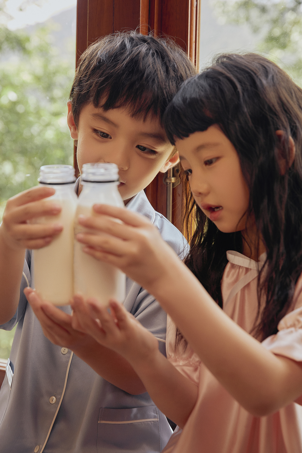 ClassyKiss卡士酸奶｜2021线下广告拍摄（图ZMjc5NDM4NzAw） - 人像摄影 - 站酷设计师WaiTinG0417原创素材 - 站酷ZCOOL