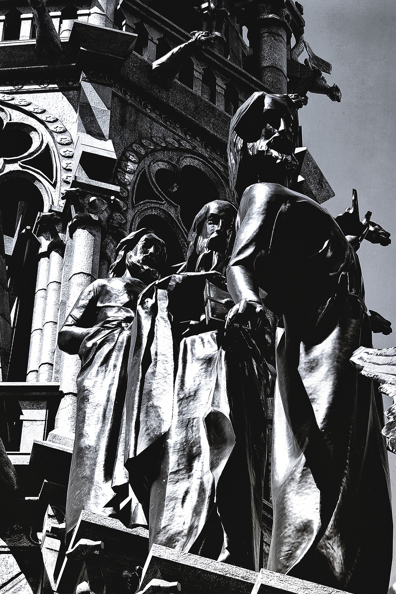 五台山泉打卡巴黎圣母院沉浸展